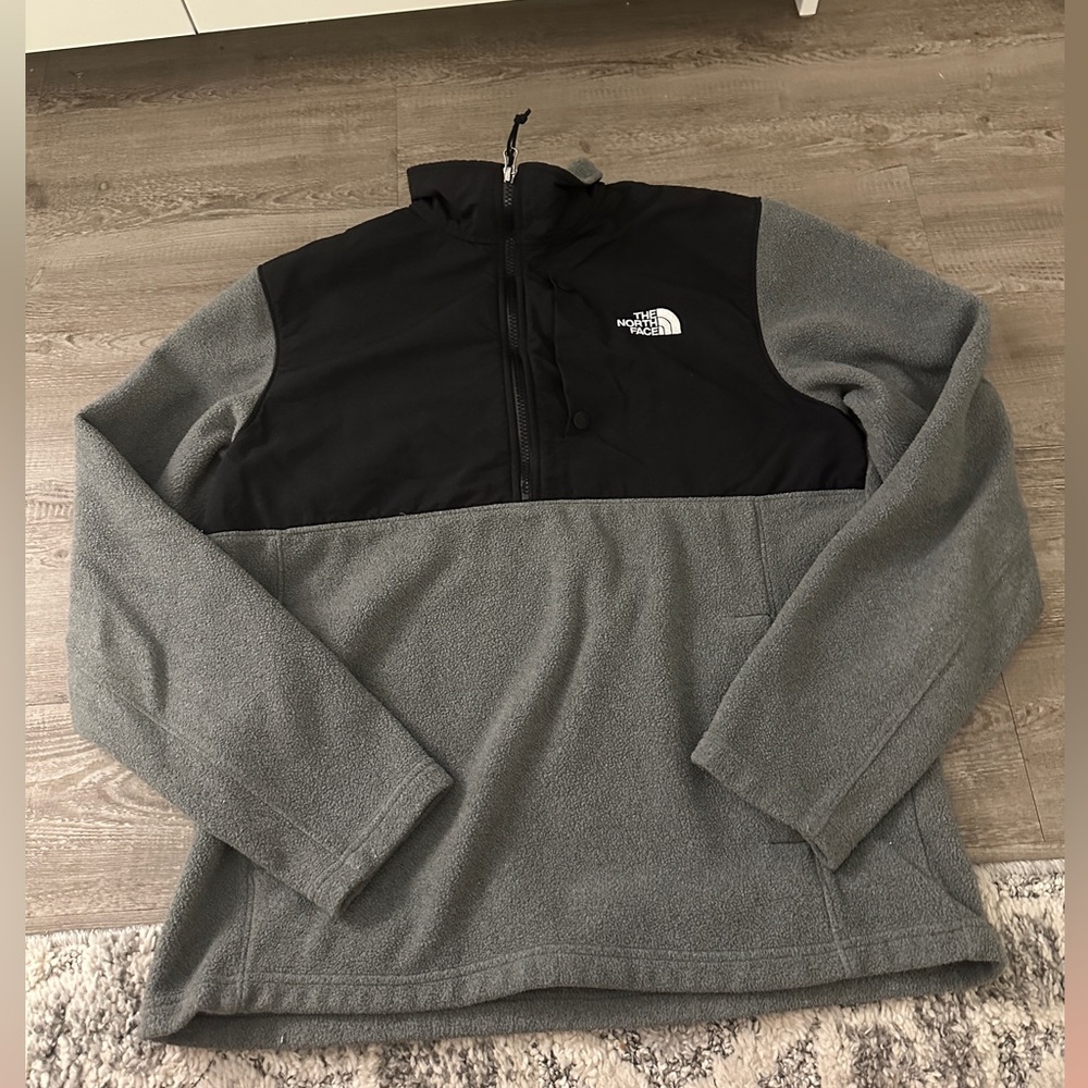 Men’s North Face 1/4 zip